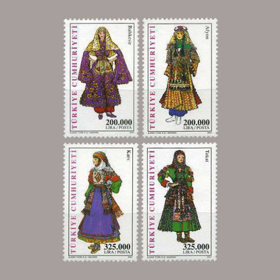 2001 TÜRK KADIN KIYAFETLERİ