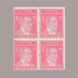 1955 DOKUZUNCU ATATÜRK SERİSİ (Bulanık Baskı-Grimtrak zamk) DÖRTLÜ BLOK