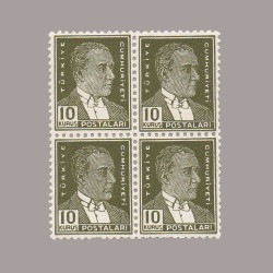 1955 DOKUZUNCU ATATÜRK SERİSİ (Bulanık Baskı-Grimtrak zamk) DÖRTLÜ BLOK